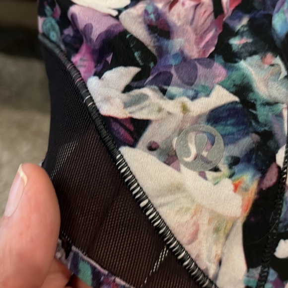 Lululemon Blue/Purple/ print Shorts Size 10 tall . 4” inseam . (Sorry no tag) - Picture 3 of 3